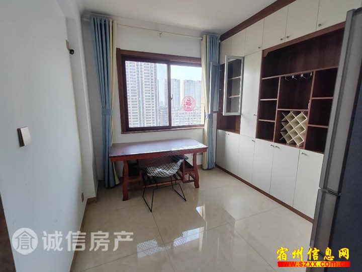 哈佛国际,精装三室,紧邻新一中,黄金楼层