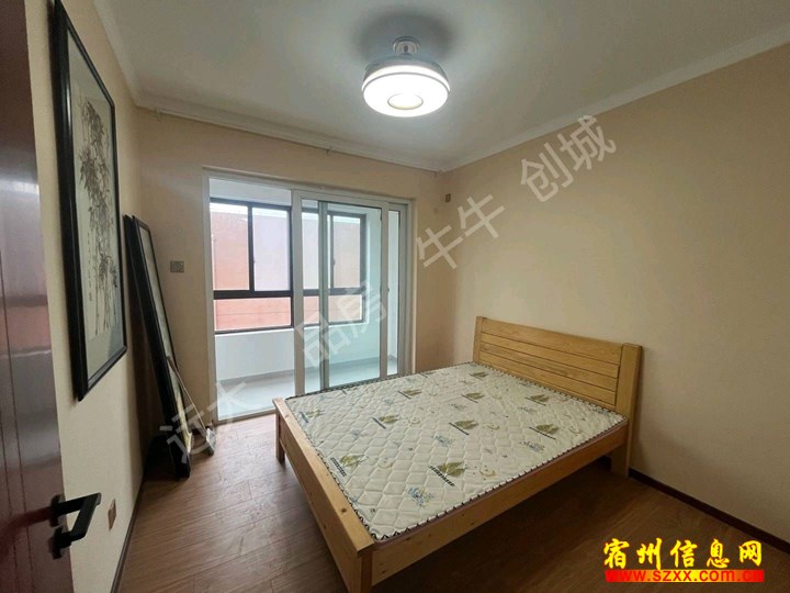 裕城街三中万里桥三室精装修拎包入住1400/月