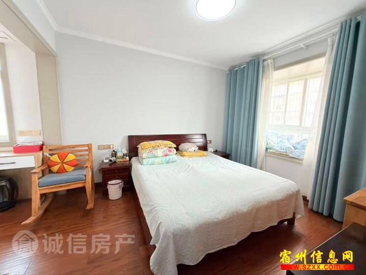 浍淮苑 东边户 精装花了20多万 急售