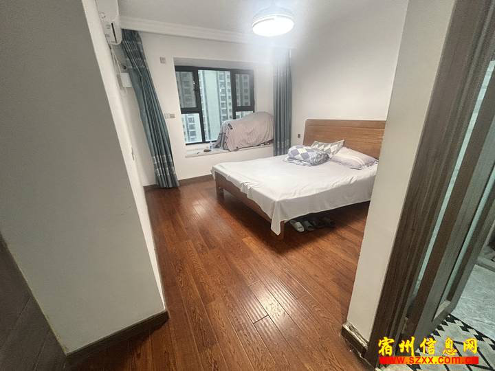 碧桂园四室两厅两卫1600一月随时看房