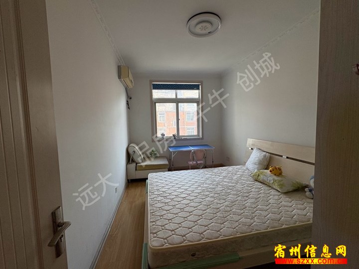 真实图片 港利精装三室两厅 拎包住 价格好谈