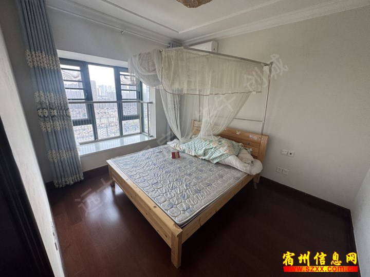恒大御景湾 精装103平 22楼52万满二