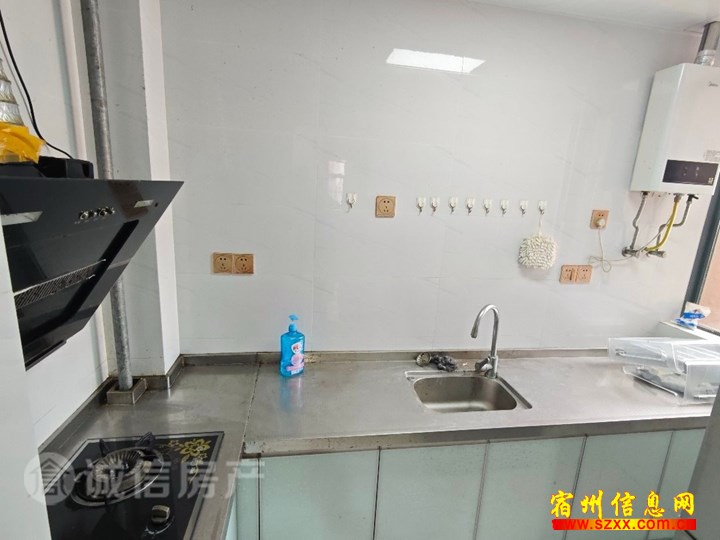 凯旋门小区 精装2室 保养很好