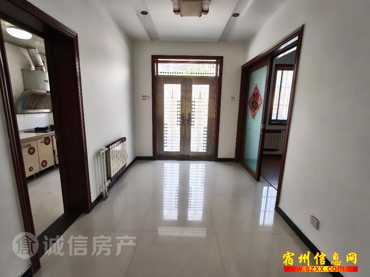 同科一楼带大院出租 随时看房