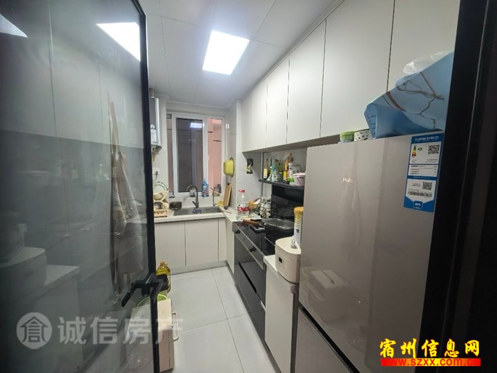 国购旁马号精装修2室1000/月家具齐全