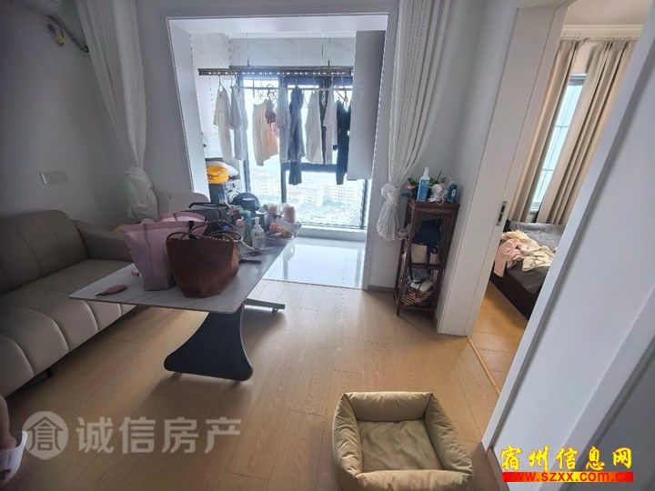 国购旁马号精装修2室1000/月家具齐全