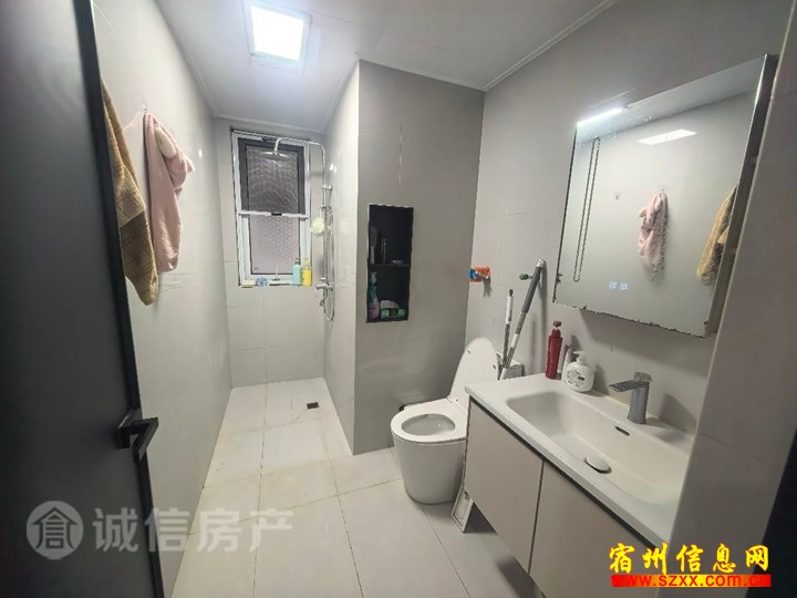 国购旁马号精装修2室1000/月家具齐全