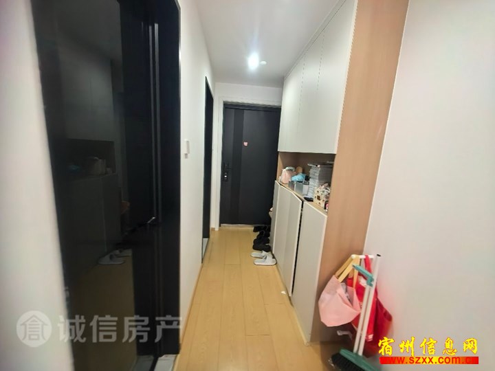 国购旁马号精装修2室1000/月家具齐全
