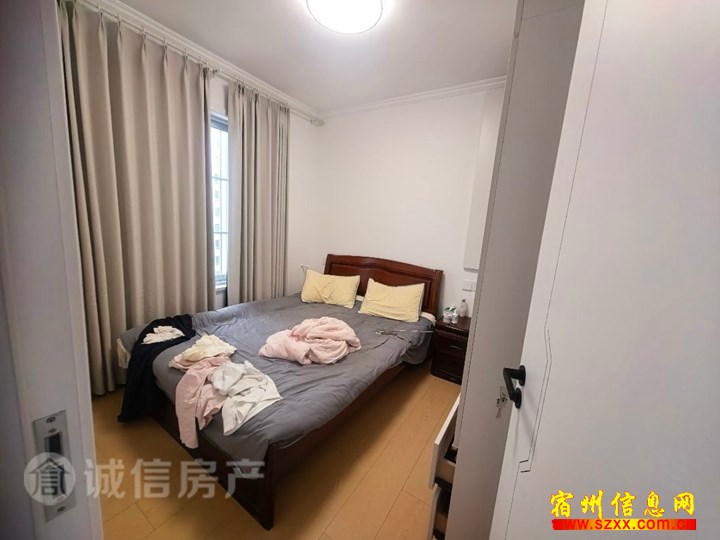 国购旁马号精装修2室1000/月家具齐全