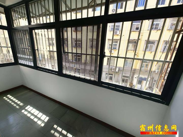 急租800国购广场隔壁小海岛两室精装停车方便