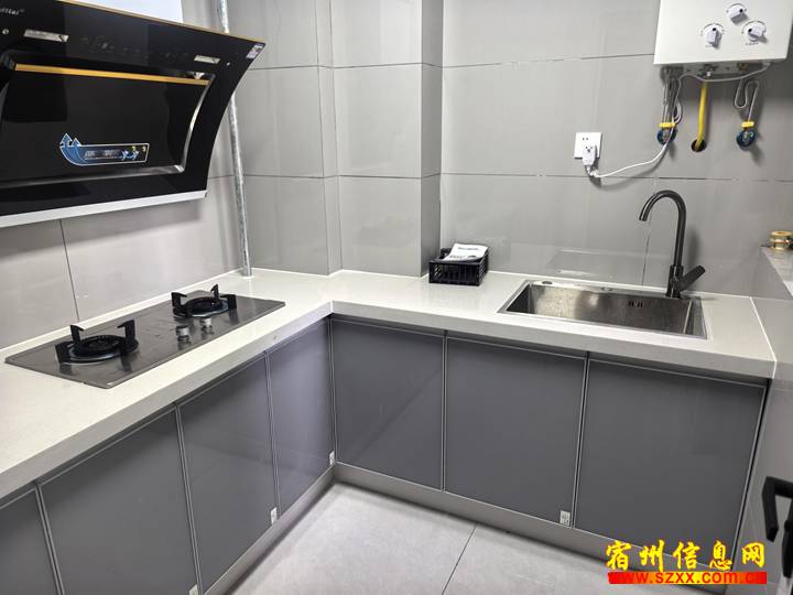 玉兰花园三室两厅家具家电齐全精装900