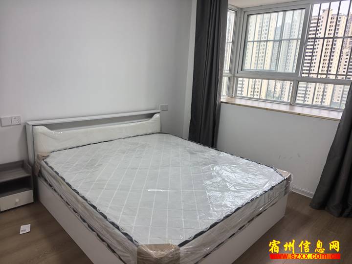 玉兰花园三室两厅家具家电齐全精装900