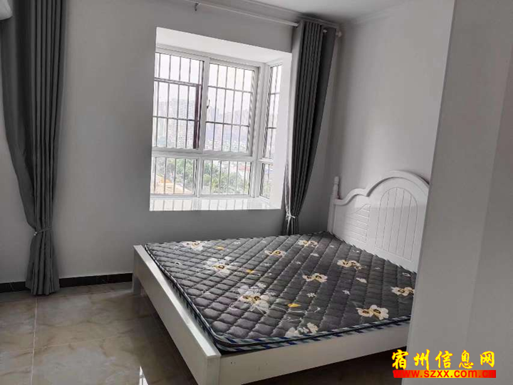 唐园小区三室两厅家具家电齐全精装1200