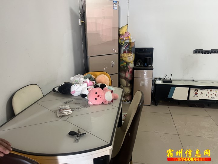 三中隔壁两室拎包入住