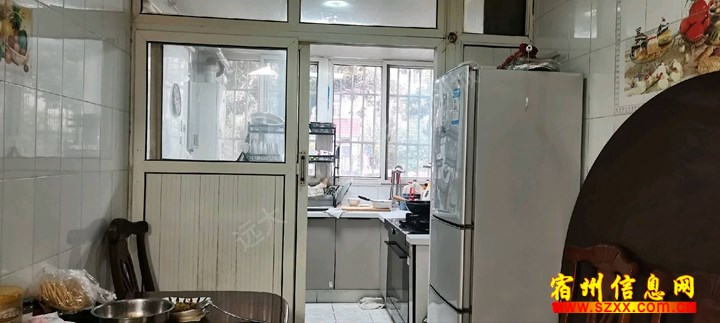 祁东新村步梯一楼带大院出售