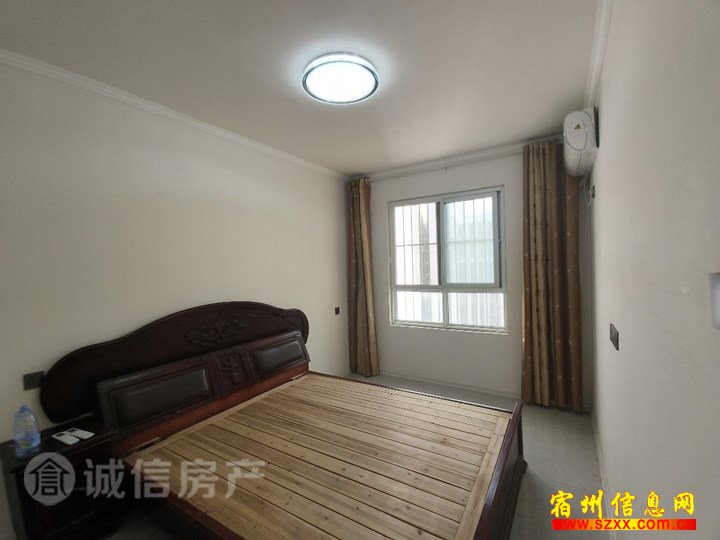 唐园北区 精装135平四室1200出租