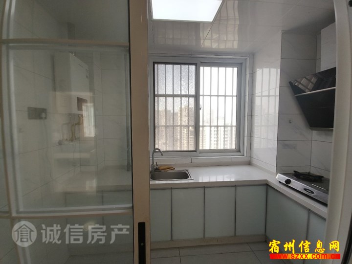 唐园北区 精装135平四室1200出租