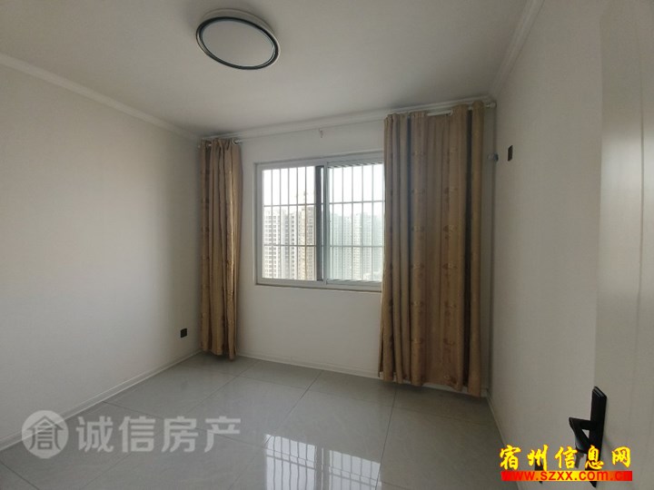 唐园北区 精装135平四室1200出租