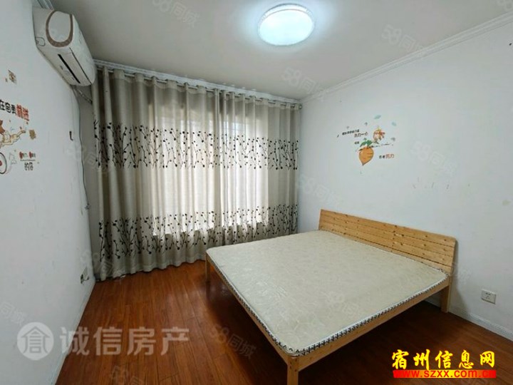 香林丽景湾步梯月租1100元,装修很好