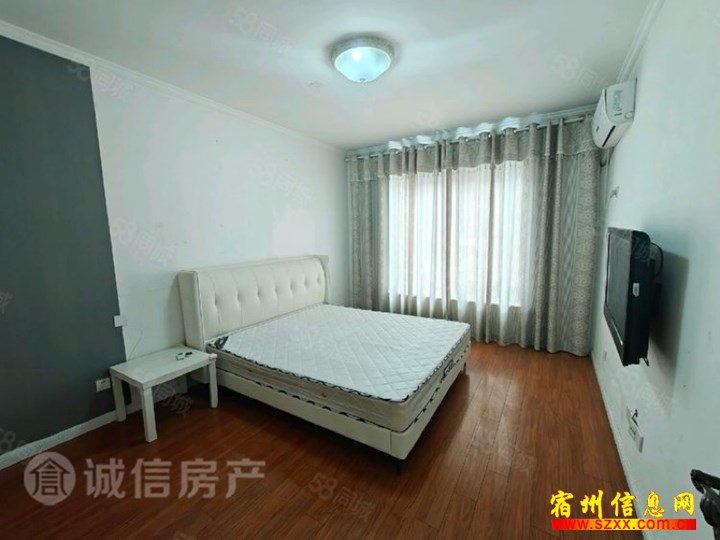 香林丽景湾步梯月租1100元,装修很好