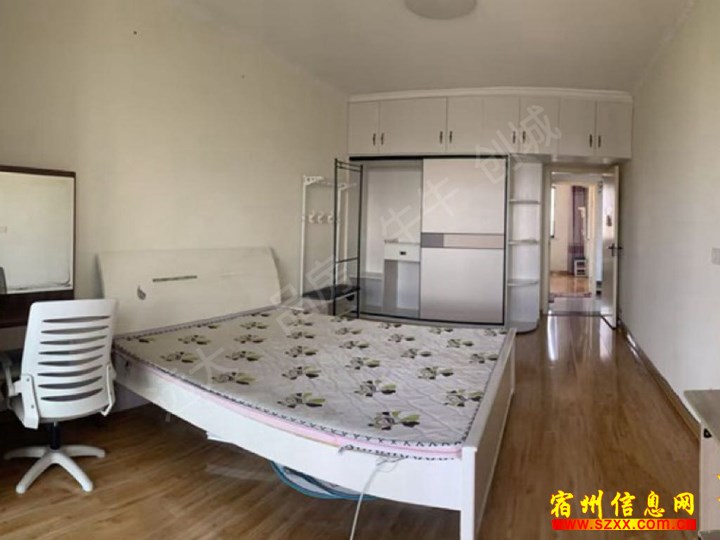 千亩园三初中跟前金色家园东区精装两室出租900/月