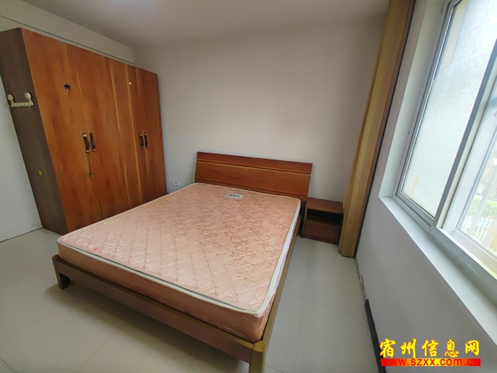 急售28万二楼两淮新城76平两室停车方便拎包入住