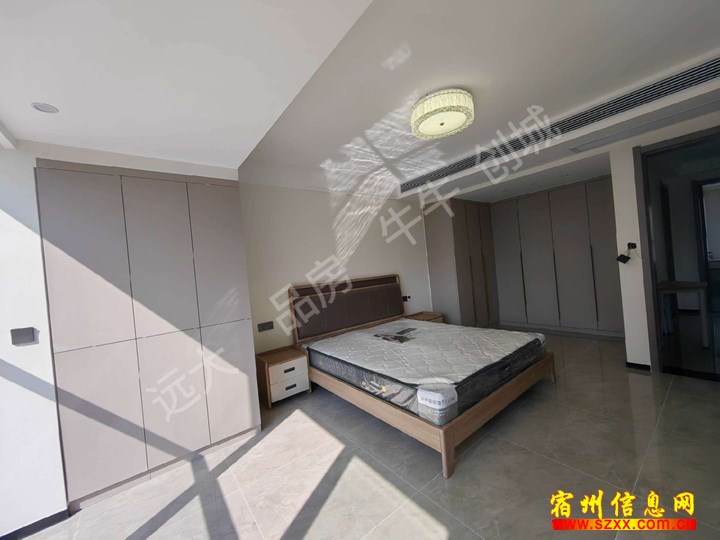 西北一高跟前祥生复试5室豪华装修3000/月