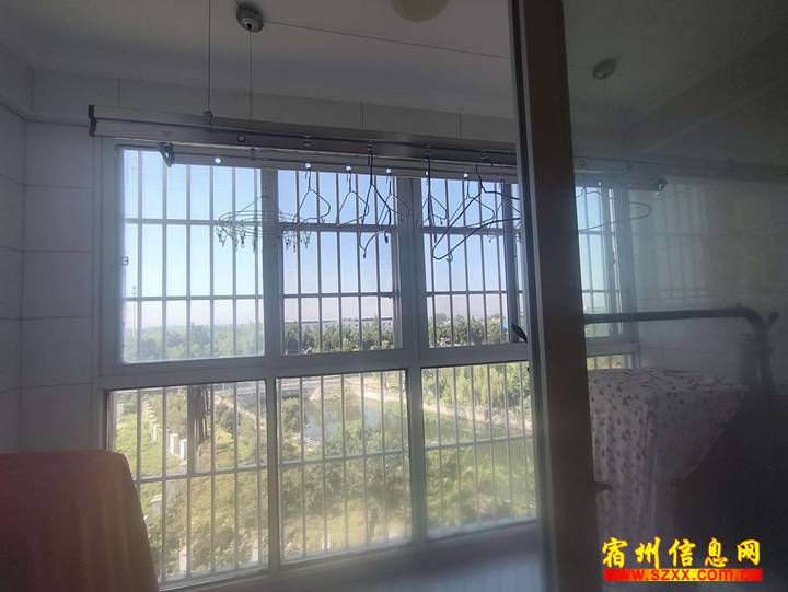 龙河小区两室精装800一月随时