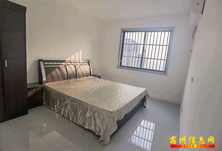 横幅新城精装三室1000/月包物业可拎包入住