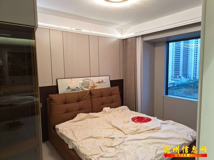 丽水苑三室两厅家具齐全精装随时看房密码锁