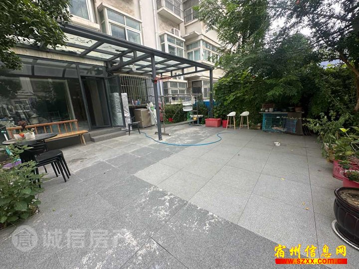 绿洲家园 一楼带院 精装 紧邻三角洲公园