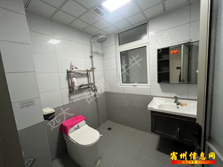 宿州皖北老九中跟前迎宾小区三室精装!900包物业