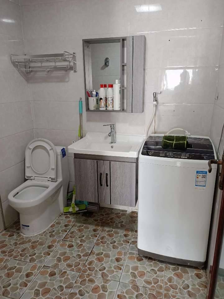 华洋新世界一室一厅家具家电齐全精装700