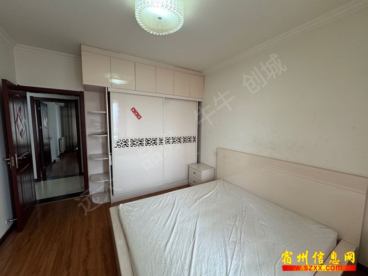白马商城附近精装三室两厅900/月包物业可随时看房