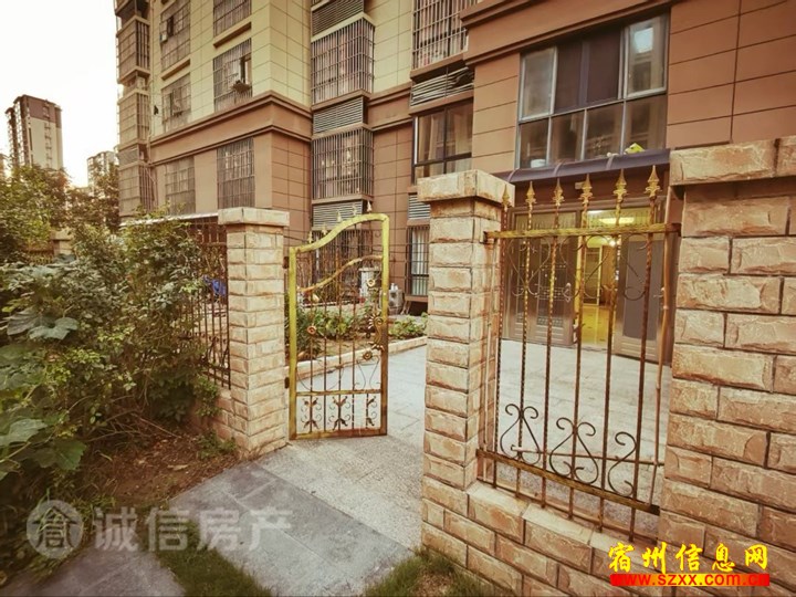 学源居精装修2室一楼带院1700/月