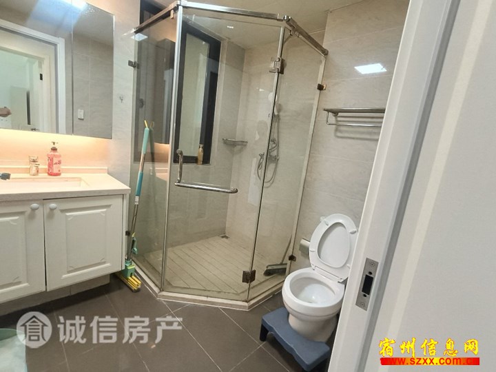 御景兰庭125平豪华装修3室1600/月