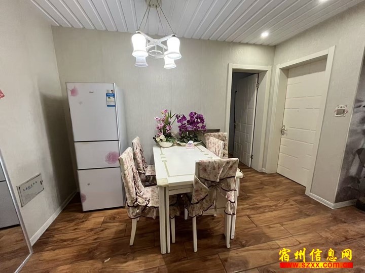 真实图片 天鹅湾 电梯房精装两室 1100元每月