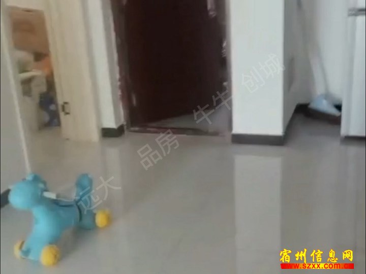 新二中附近精装两室833/月包物业可随时看房