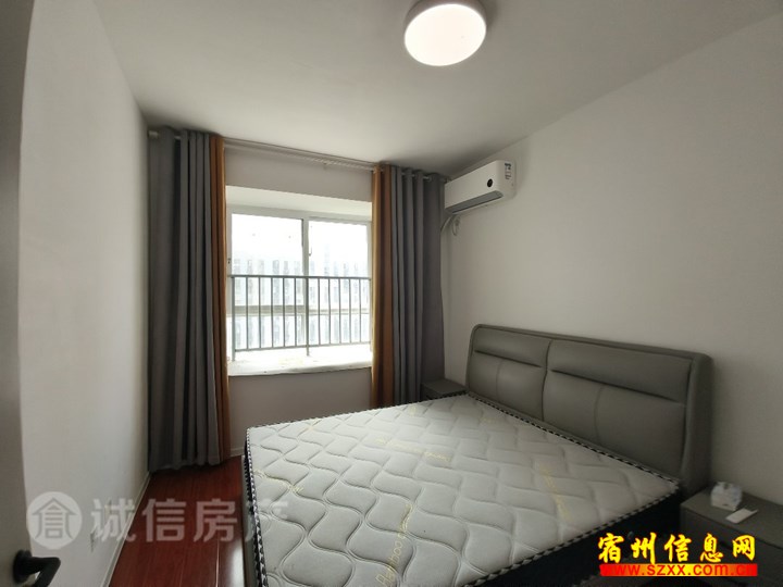 唐园南区三室二厅精装拎包入住1100/月