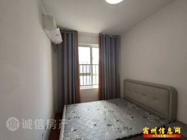 唐园南区三室二厅精装拎包入住1100/月