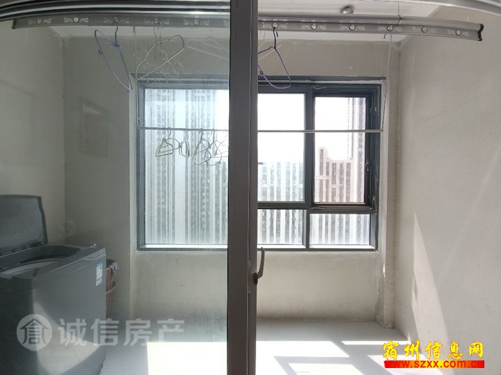 唐园南区三室二厅精装拎包入住1100/月