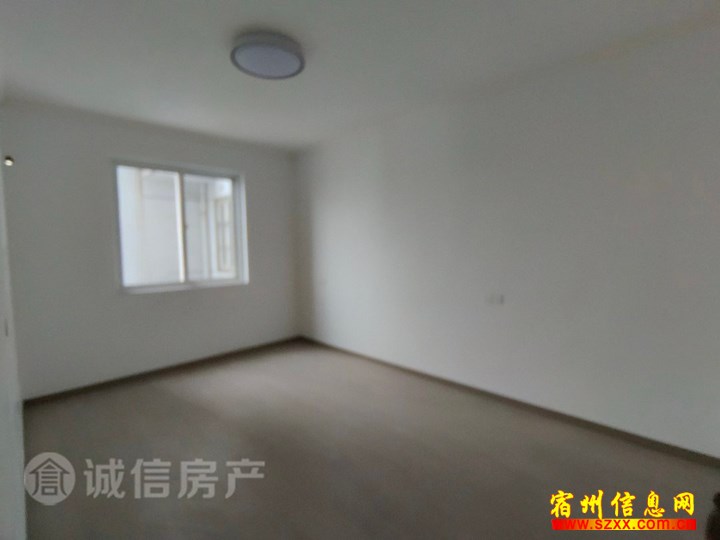 万达cbd旁128平精装修3室1200/