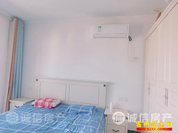 大润发旁 两室两厅1300出租