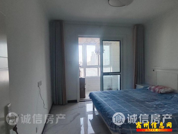 大润发旁 两室两厅1300出租
