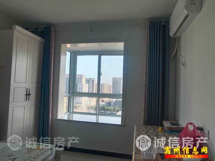 大润发旁 两室两厅1300出租