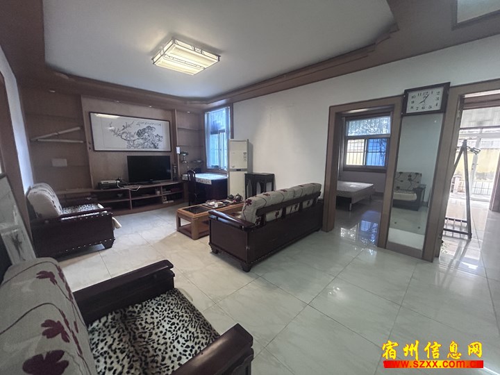 南关九中东旁一楼带院三室39.5万