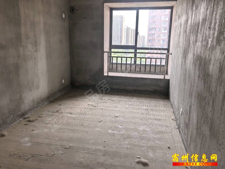 诚心出售 价格好谈 凯旋门毛坯小高层 130平 52万可谈