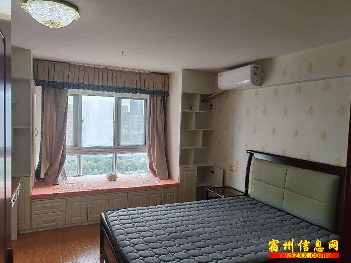 环宇一小旁汇金国际精装两室900拎包就住随时看