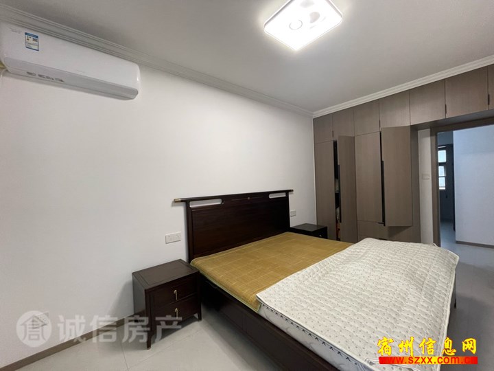 老一初旁苏宁商圈 粮干校精装三室两卫出租