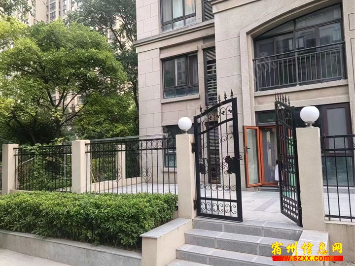 快客站跟前名宿华府一楼带大院精装修1500/月
